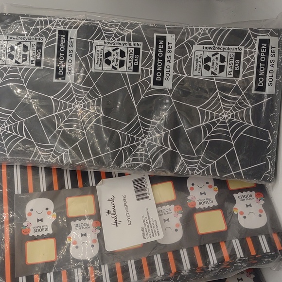 Hallmark Halloween Boo Bags lot 36 Gift Tag Stickers party trick or treat - Picture 3 of 3